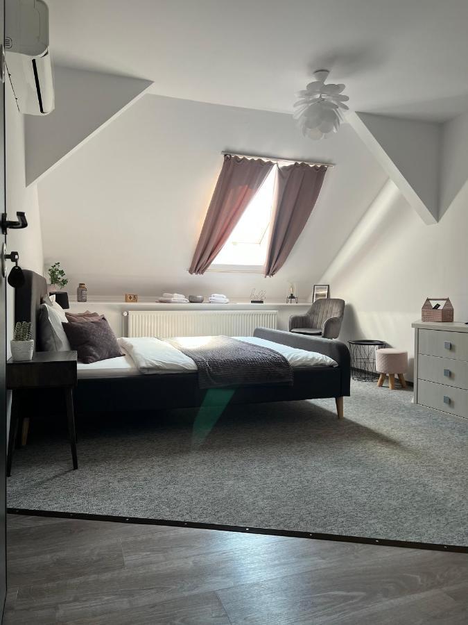 Bulevard Mansards Satu Mare Exterior foto